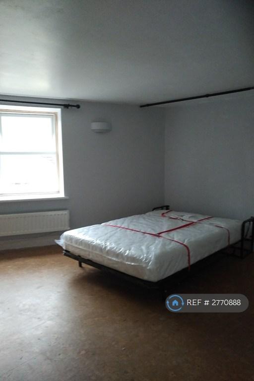 Bright Studio Room