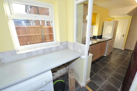 3 bedroom semi-detached house for sale, Broadway, Irlam, M44