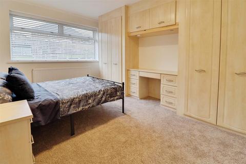 2 bedroom semi-detached bungalow for sale, Brookside Close, Newcastle