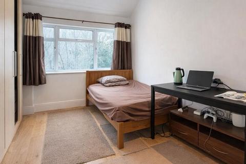 1 bedroom in a house share to rent, Nibthwaite Road, Wealdstone HA1
