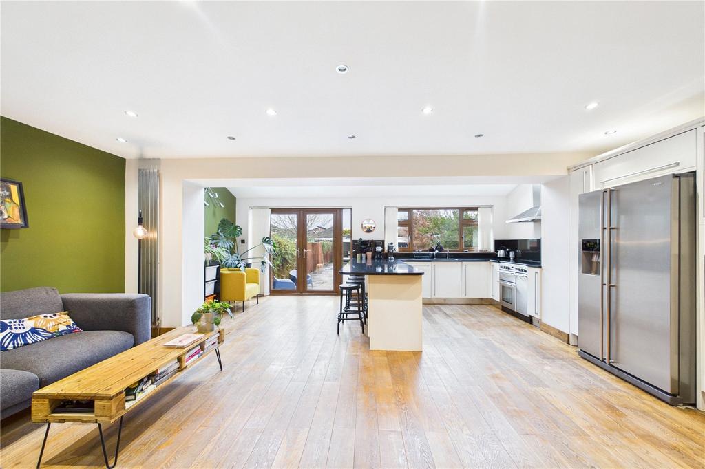 Kitchen/Living Area