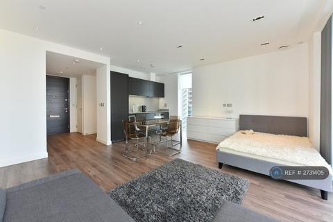 Studio to rent, Cashmere House, London, E1