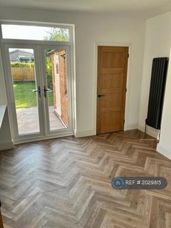 3 bedroom semi-detached house to rent, Gainsborough Road, Crewe, CW2