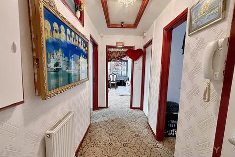 undefined, Fern Grove, FELTHAM TW14