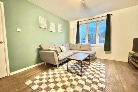 3 bedroom semi-detached house to rent, Longfields Crescent, Hoyland, Barnsley