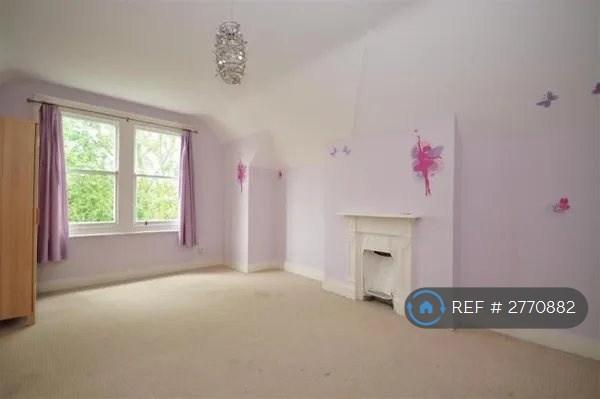 Bedroom 4 (Previous Decor)