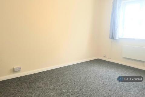 2 bedroom flat to rent, Harewood Court, Harrow, HA3