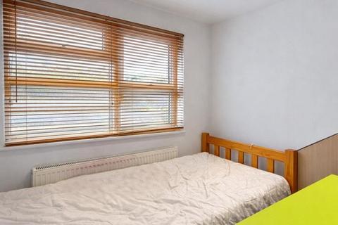 1 bedroom in a house share to rent, Nibthwaite Road, Wealdstone HA1