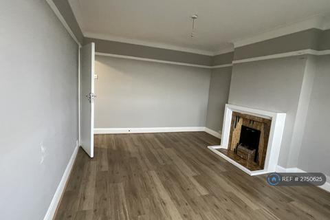 3 bedroom flat to rent, Capel Gardens, Pinner, HA5