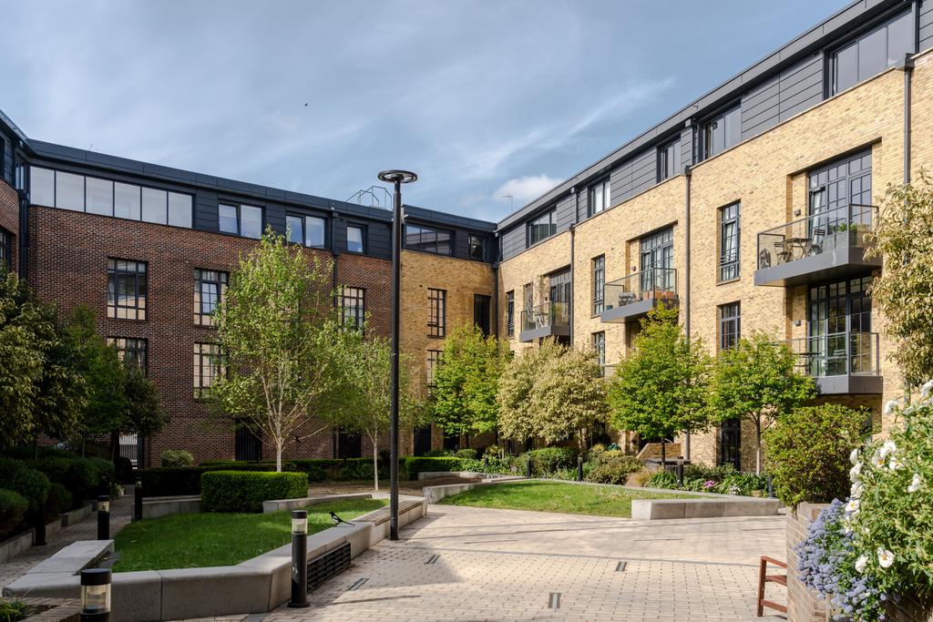 278390 - 2, 7, Valentine Place-15.jpg