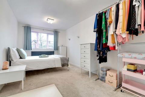undefined, Somerset Gardens, London N17