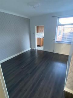 3 bedroom house to rent, Montague Road, Hucknall, Nottingham