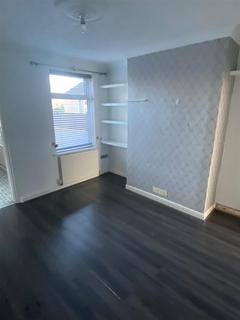 3 bedroom house to rent, Montague Road, Hucknall, Nottingham