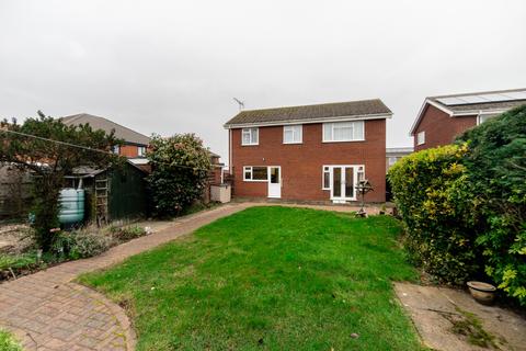 4 bedroom detached house for sale, Estuary Drive, Felixstowe IP11