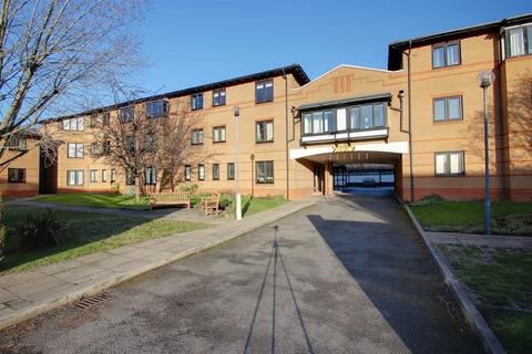 2 bedroom apartment to rent, Lakeview, Railway Terrace, Kings Langley