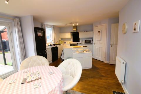 4 bedroom semi-detached house for sale, Westminster Way, Bridgwater TA6