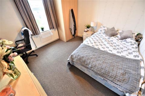 4 bedroom house to rent, 336 Burley Road