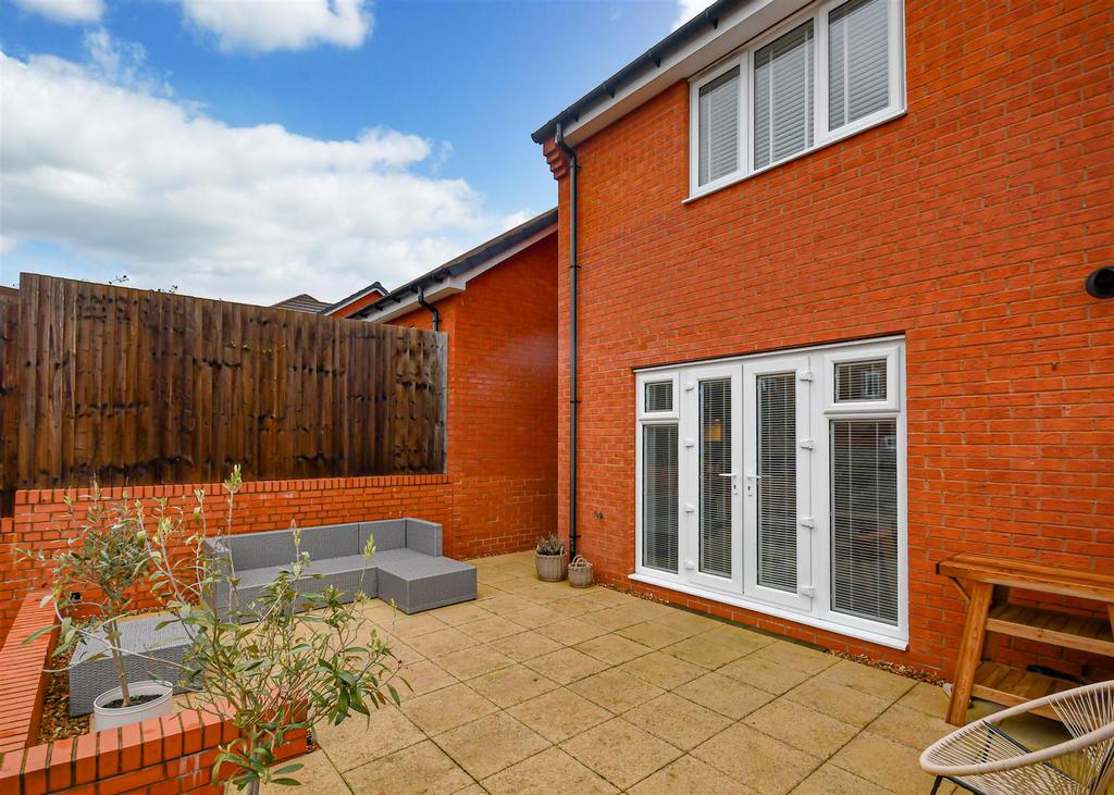 61 Foxglove Way-11.jpg