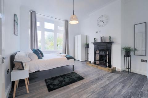 2 bedroom flat to rent, Harlesden, Brent NW10