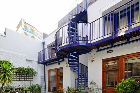 undefined, Mount Pleasant, Clerkenwell, London, WC1X
