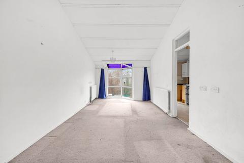 2 bedroom flat for sale, Wellesley Road, London, W4