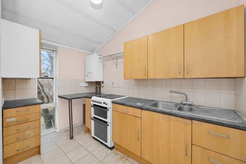 2 bedroom flat for sale, Wellesley Road, London, W4