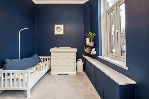 2 bedroom flat for sale, Chichele Road, London NW2