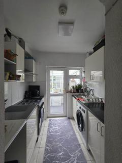 3 bedroom semi-detached house to rent, Clarendon Road, Edmonton, N18