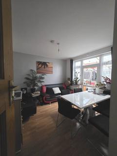 3 bedroom semi-detached house to rent, Clarendon Road, Edmonton, N18