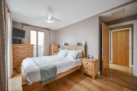2 bedroom flat for sale, Western Beach, Royal Docks, London, E16