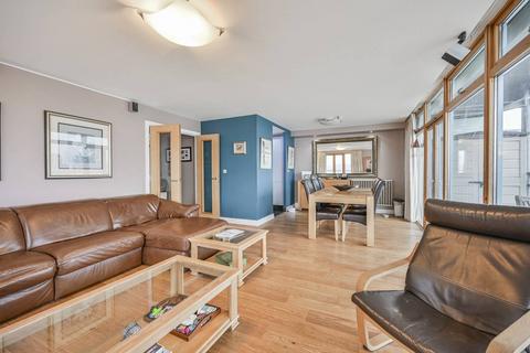 2 bedroom flat for sale, Western Beach, Royal Docks, London, E16