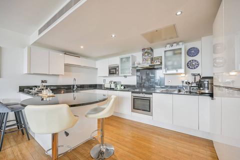 2 bedroom flat for sale, Adriatic Apartments, Royal Docks, London, E16