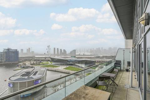 2 bedroom flat for sale, Adriatic Apartments, Royal Docks, London, E16