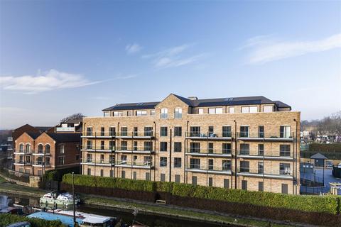3 bedroom apartment for sale, Crowther House, Mirfield WF14