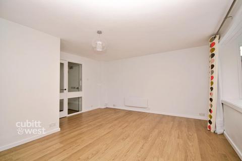 2 bedroom apartment to rent, Bardsley Close, Croydon CR0
