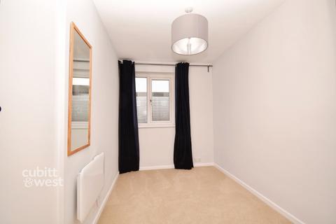 2 bedroom apartment to rent, Bardsley Close, Croydon CR0