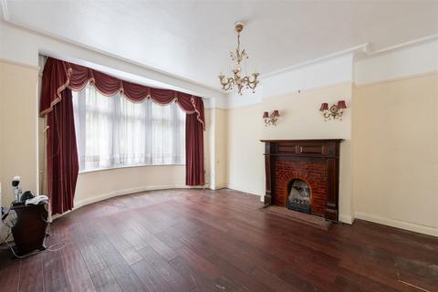 undefined, Queen Elizabeths Drive, London N14