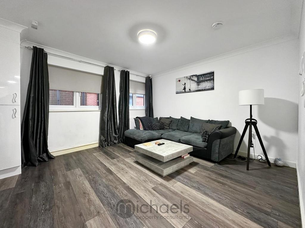 Living Room/Dining Area
