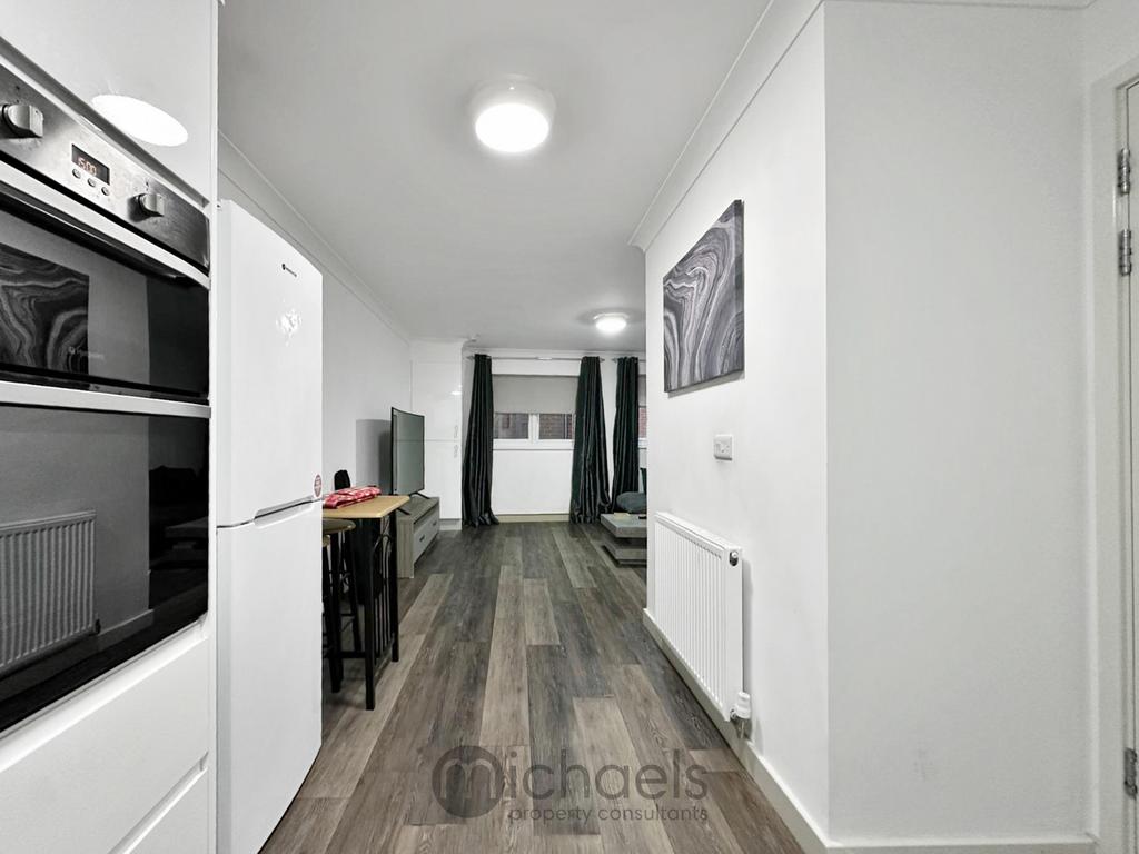 Living Room/Dining Area