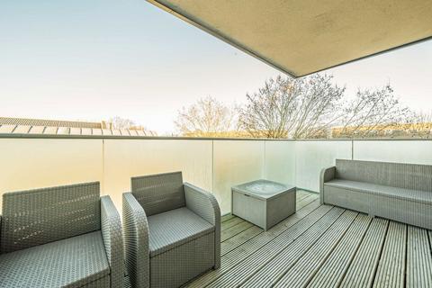 3 bedroom flat for sale, East Hill, London SW18