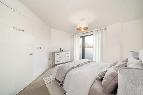 3 bedroom flat for sale, East Hill, London SW18
