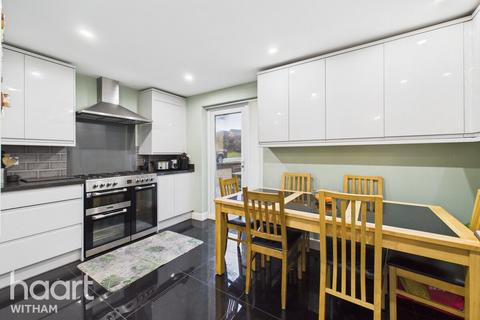 4 bedroom terraced house for sale, Conrad Road, Witham