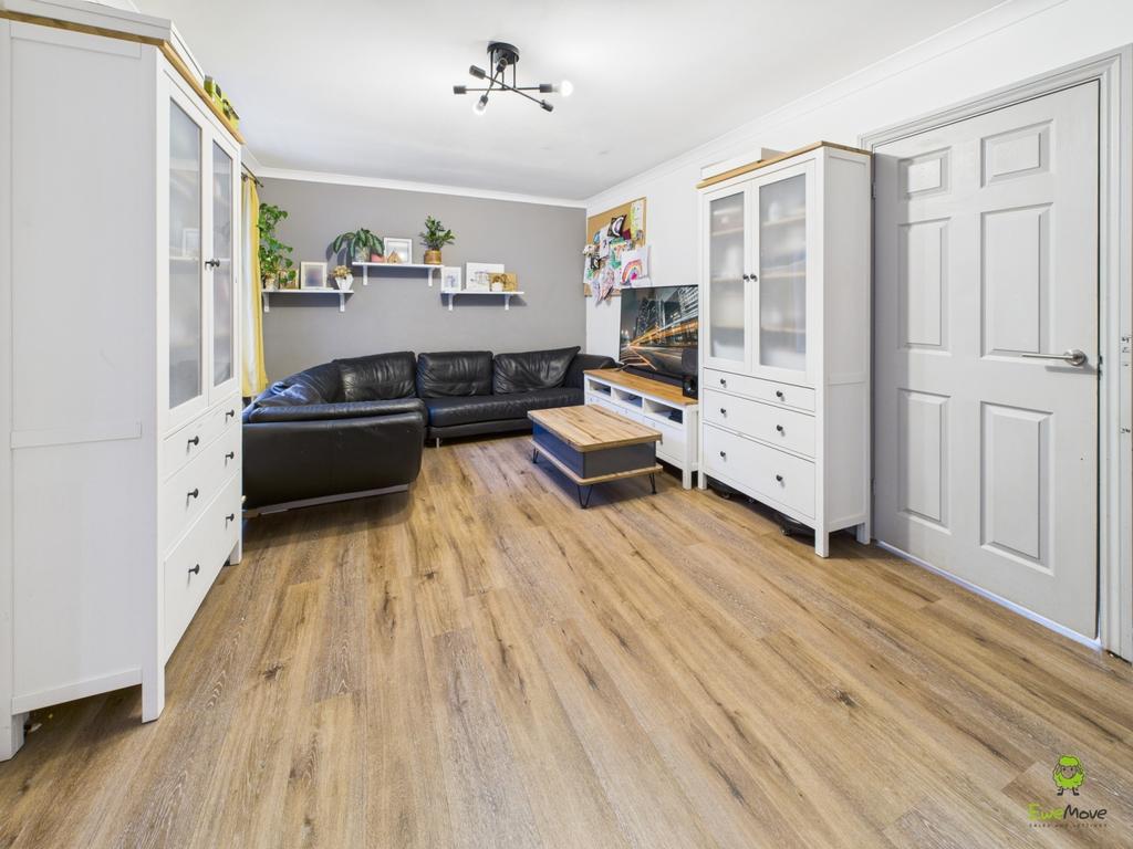 Presented by Clinton at Ewe Move Bexleyheath and Da