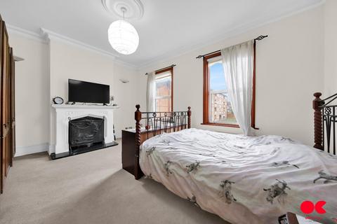 3 bedroom end of terrace house for sale, Manor Park Road, Manor Park E12