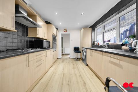 3 bedroom end of terrace house for sale, Manor Park Road, Manor Park E12
