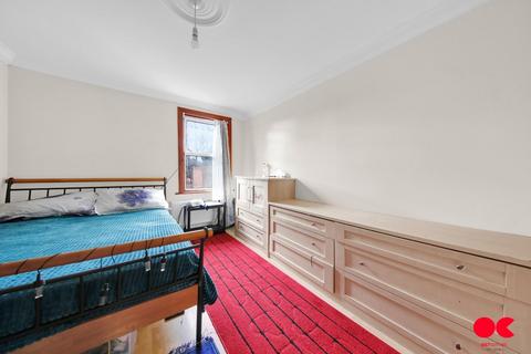 3 bedroom end of terrace house for sale, Manor Park Road, Manor Park E12