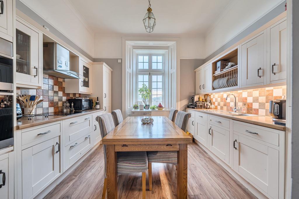 Kitchen/ Breakfast Room
