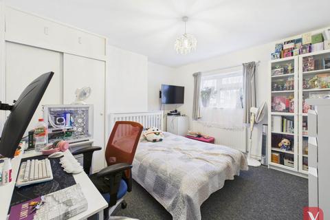 undefined, Derwent Road, Luton LU2