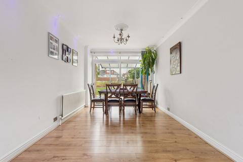 4 bedroom semi-detached house for sale, Holmdene Avenue, North Harrow HA2
