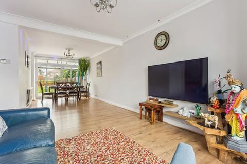 4 bedroom semi-detached house for sale, Holmdene Avenue, North Harrow HA2